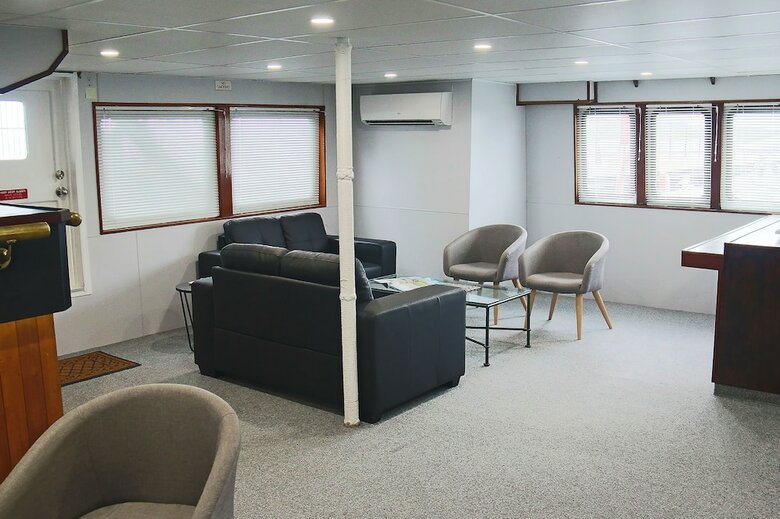 Boatel Cairns