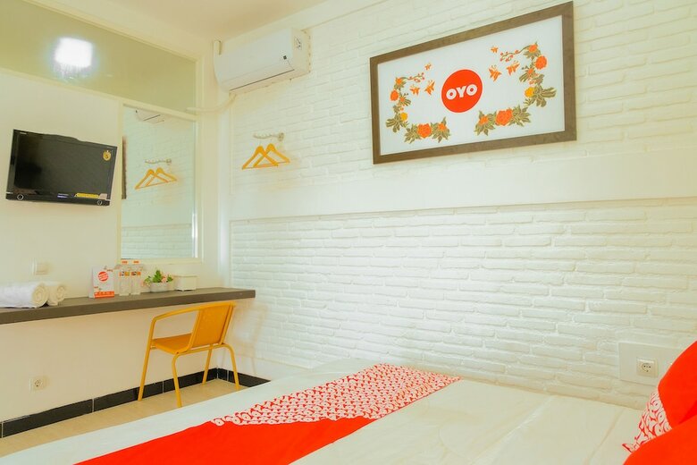 Hostal Oyo 354 32 Guest House
