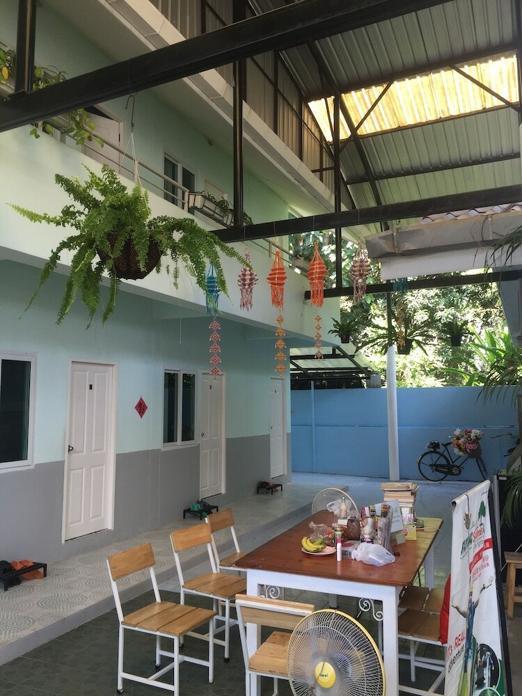 Hotel Chongrak Guesthouse