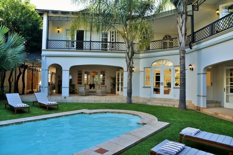 Mont D'or Hyde Park Boutique Hotel