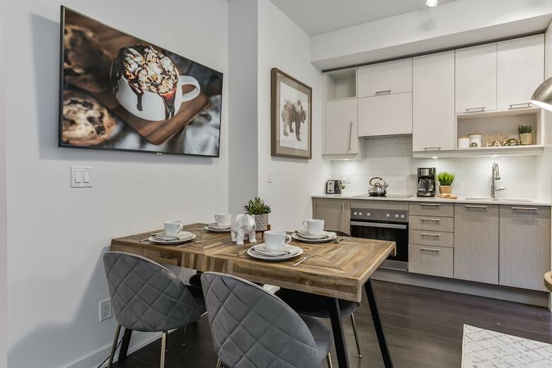 Hotel Quickstay - Classy & Rustic Downtown Condo
