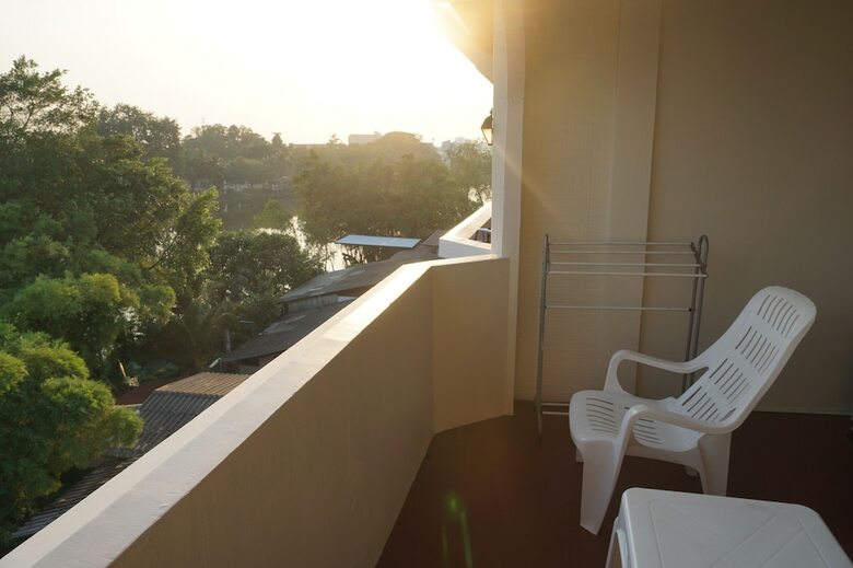 Hotel The River Guest House
