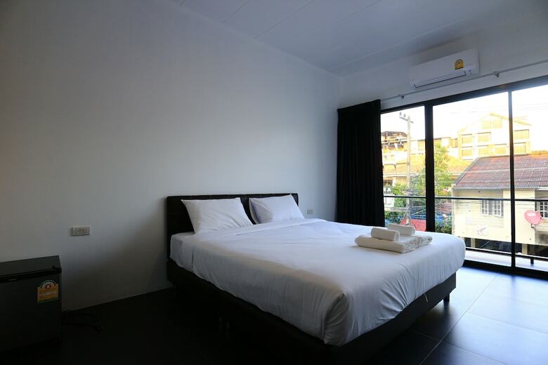 Azz Hotel