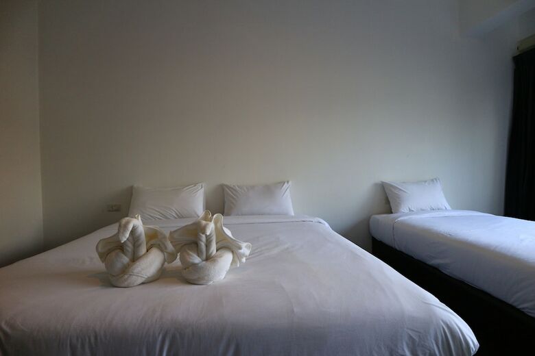 Azz Hotel
