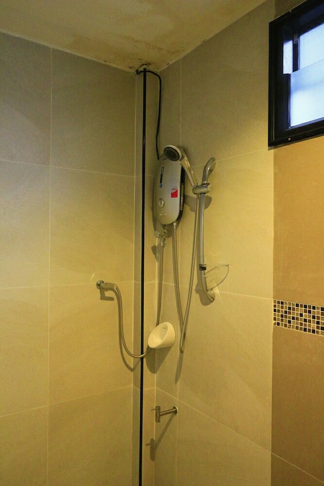 Azz Hotel