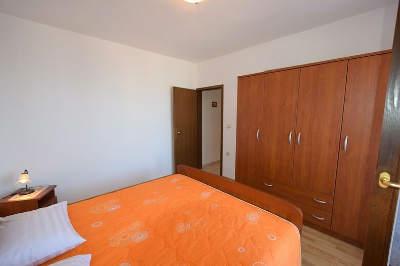 Apartments Petrica