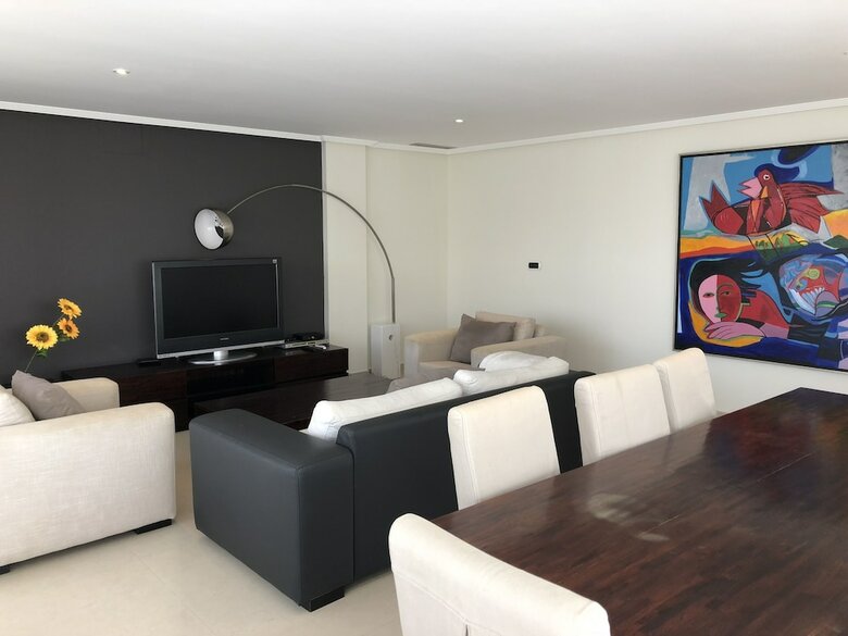 Apartamentos Marina Beach House 8