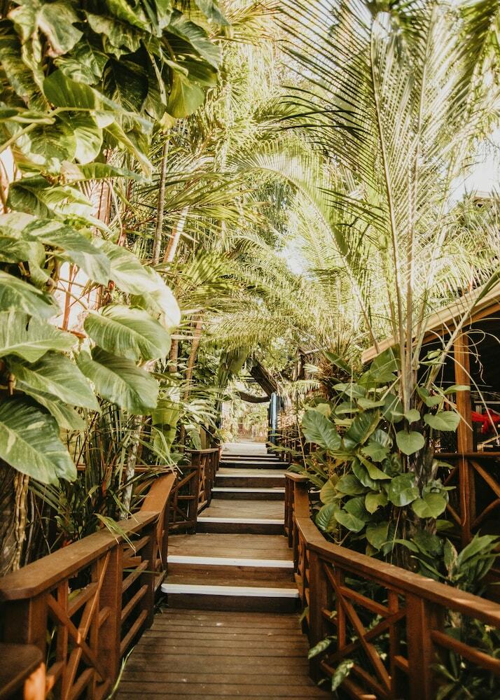 Hotel Tranquilseas Eco Lodge & Dive Center