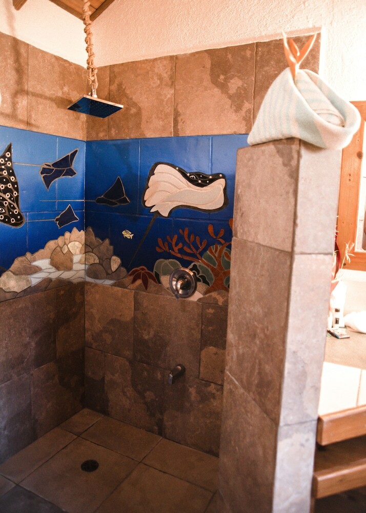 Hotel Tranquilseas Eco Lodge & Dive Center