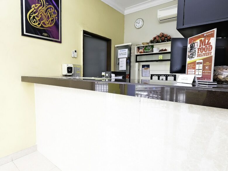 Oyo 714 Arina Hotel