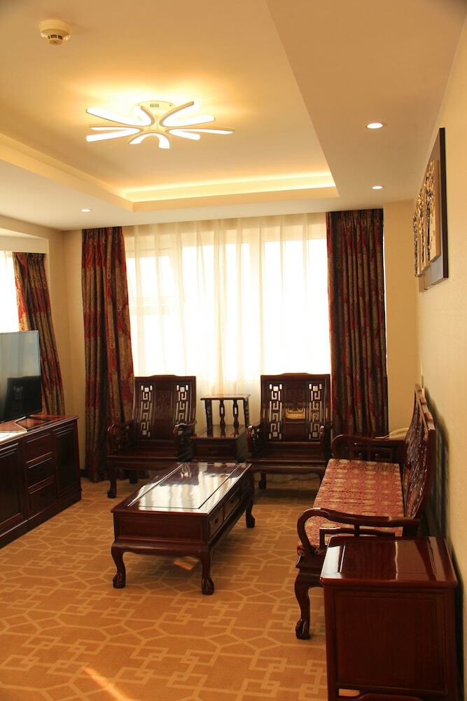 Golden Oasis Hotel