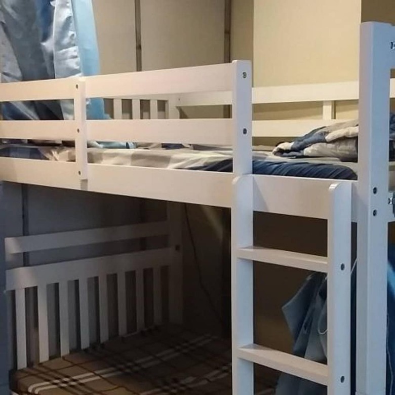 Hostal Oyo 657 Home4all