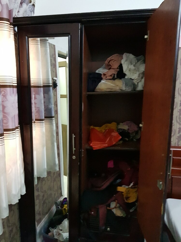 Hostal Oyo 657 Home4all