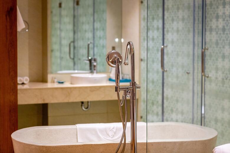 Le's Cham Hotel
