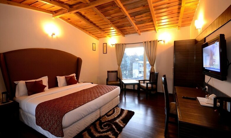 Hotel Raj Bilas Palace