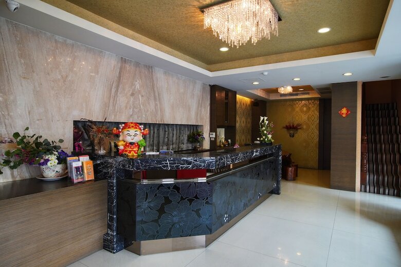 Happy Hotel
