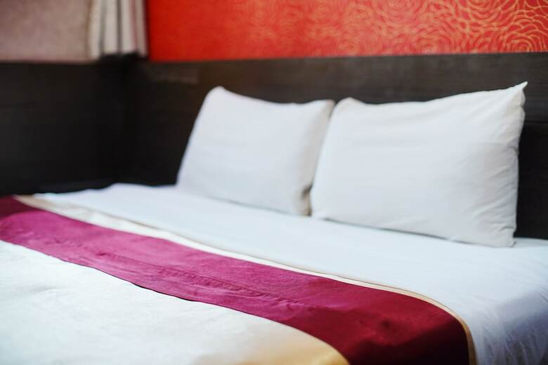Happy Hotel