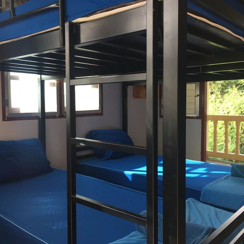 Hostal Sea Breeze Backpacker Hostel - Adults Only