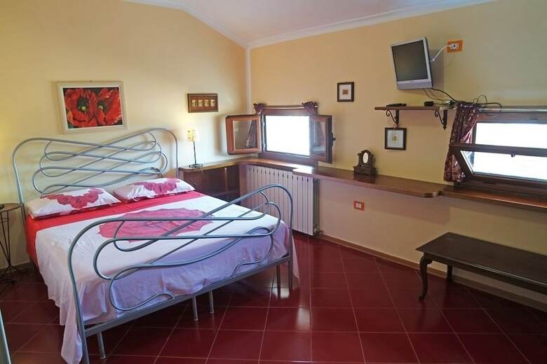 Emanuele Apartments