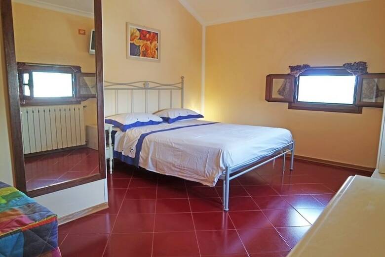 Emanuele Apartments