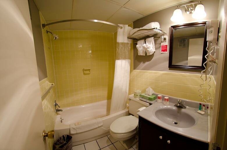 New Hartford Hotel