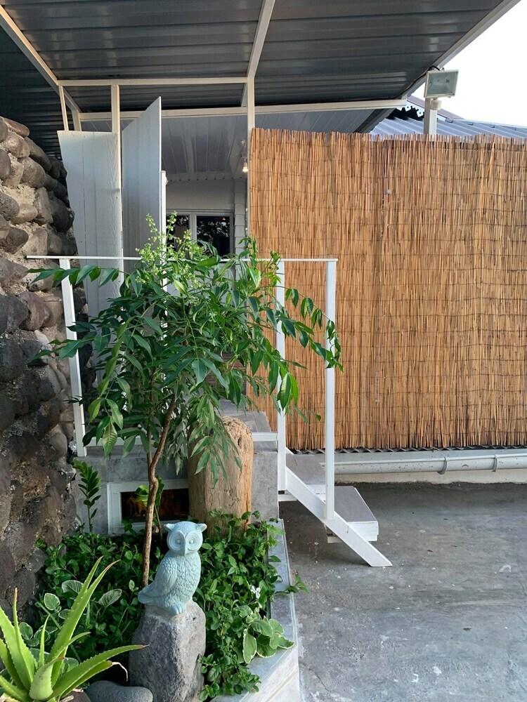 Mahina Apartment - Elegantly Tropical