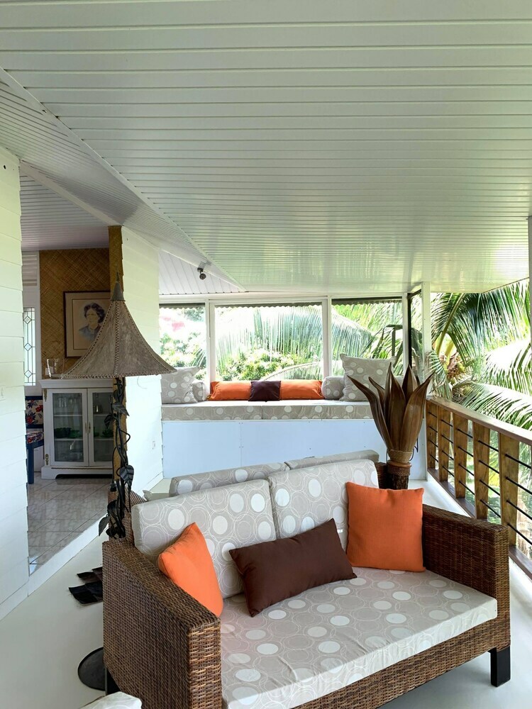 Mahina Apartment - Elegantly Tropical