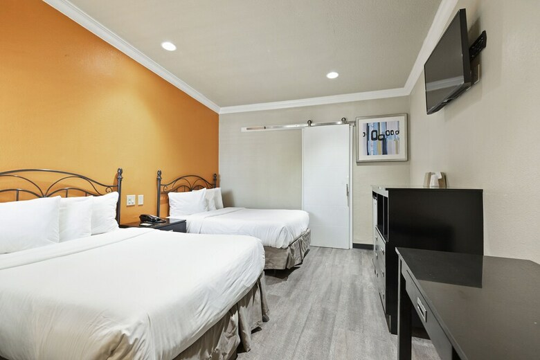 Hotel Le Blanc Inn & Suites
