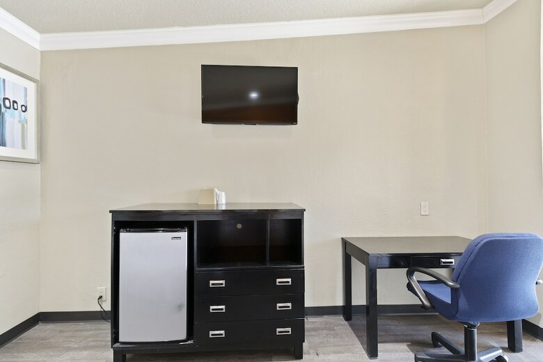 Hotel Le Blanc Inn & Suites