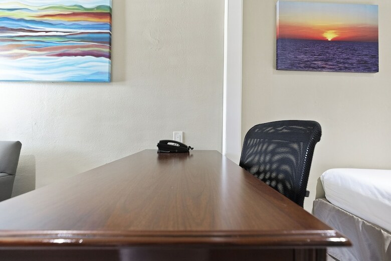 Hotel Le Blanc Inn & Suites