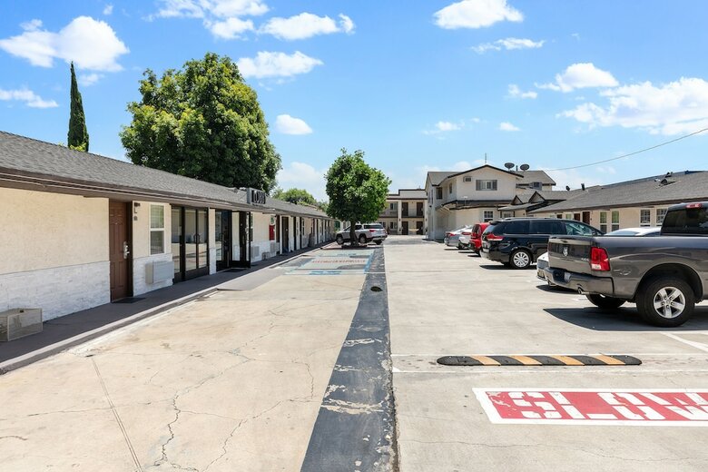 Hotel Le Blanc Inn & Suites