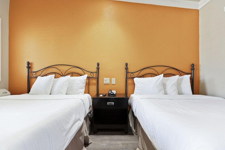 Hotel Le Blanc Inn & Suites