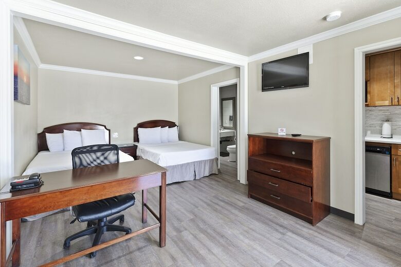 Hotel Le Blanc Inn & Suites