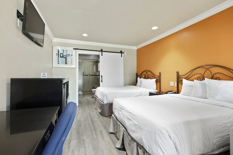 Hotel Le Blanc Inn & Suites