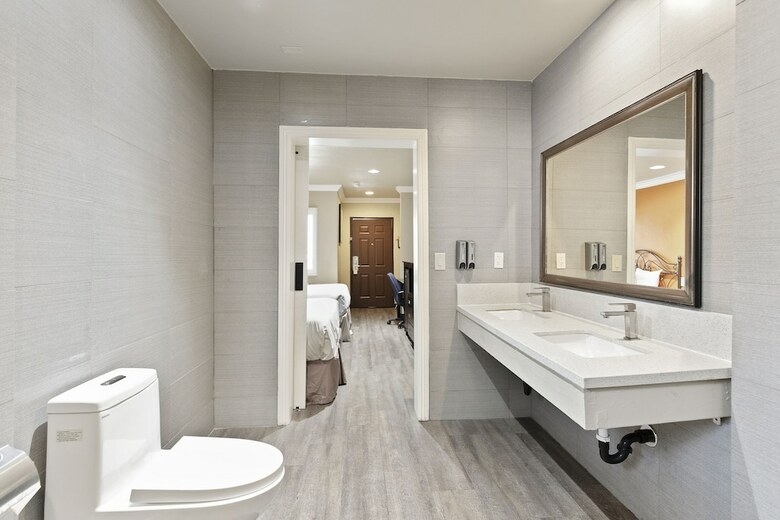 Hotel Le Blanc Inn & Suites