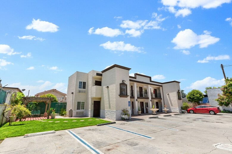 Hotel Le Blanc Inn & Suites