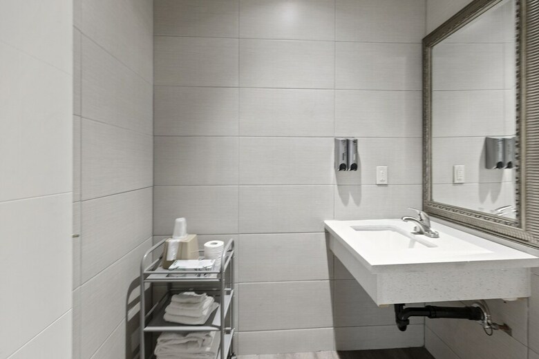 Hotel Le Blanc Inn & Suites