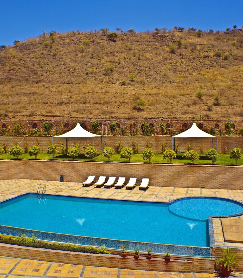 Hotel Cambay Resort Udaipur