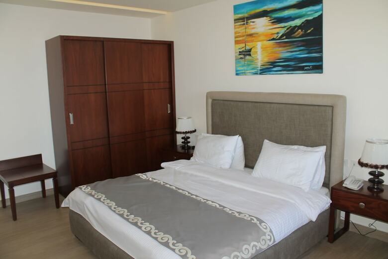 Hotel Raouche Rock Suites