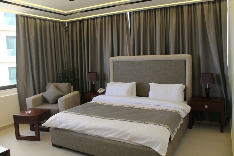 Hotel Raouche Rock Suites