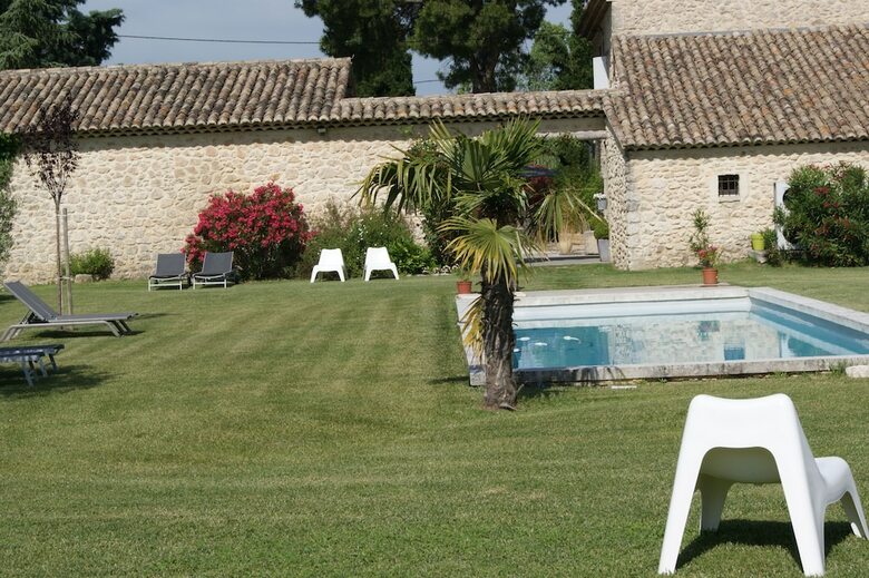 Mas En Pierres Dans Le Luberon