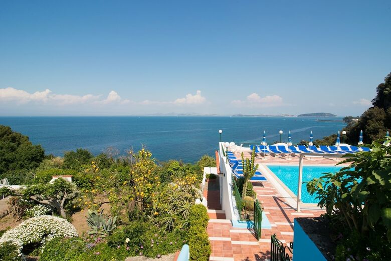 Hotel Bagnitiello