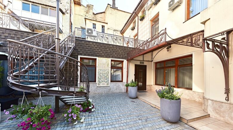 Shato Luxe Hotel