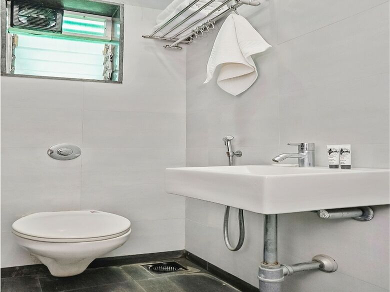 Oyo 24792 Hotel Heramb