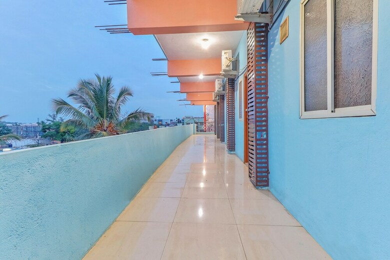 Hotel Oyo 17177 N Capital