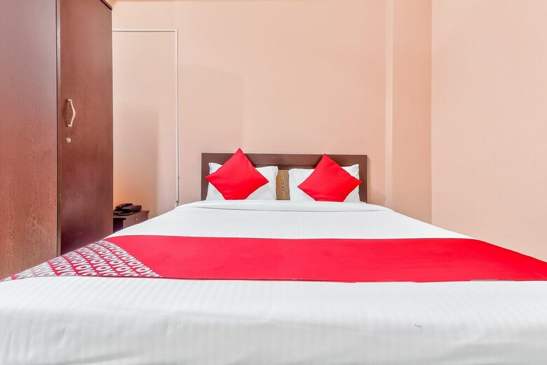 Hotel Oyo 17177 N Capital
