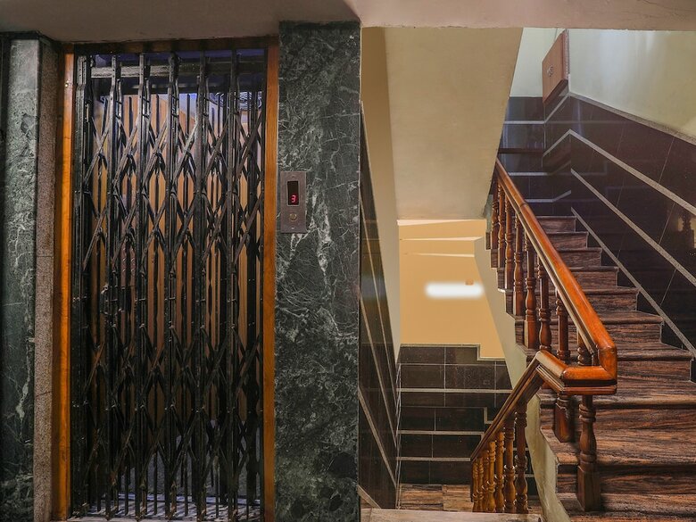 Oyo 12680 Hotel Sitara Inn