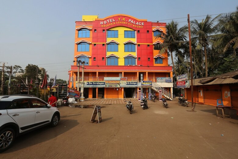 Oyo 25006 Hotel Tr Palace