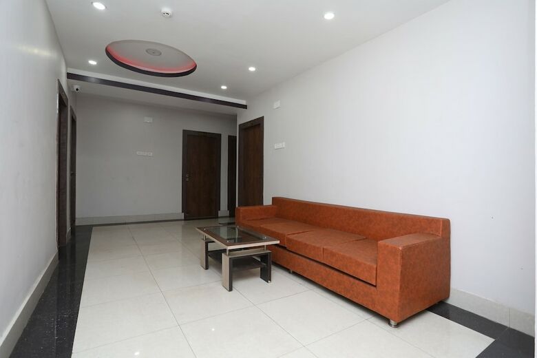 Oyo 25006 Hotel Tr Palace
