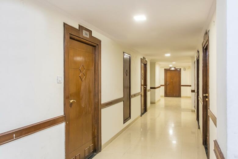 Oyo 25042 Vikramaditya Hotel